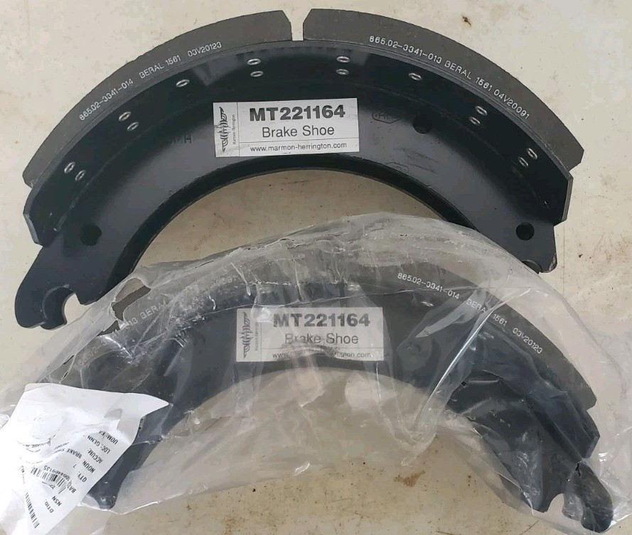 (PAIR) MARMON-HERRINGTON BRAKE SHOE MT22-1164 MT221164