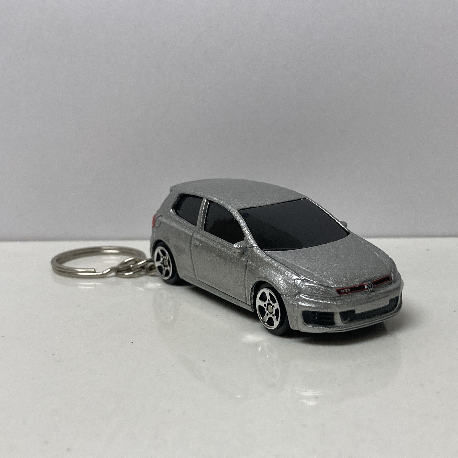 RARE KEY CHAIN SILVER VOLKSWAGEN GOLF GTI MK6 CUSTOM LIMITED EDITION 2010-2014 RARE KEY CHAIN SILVER VOLKSWAGEN GOLF GTI MK6 CUSTOM LIMITED EDITION 2010-2014
