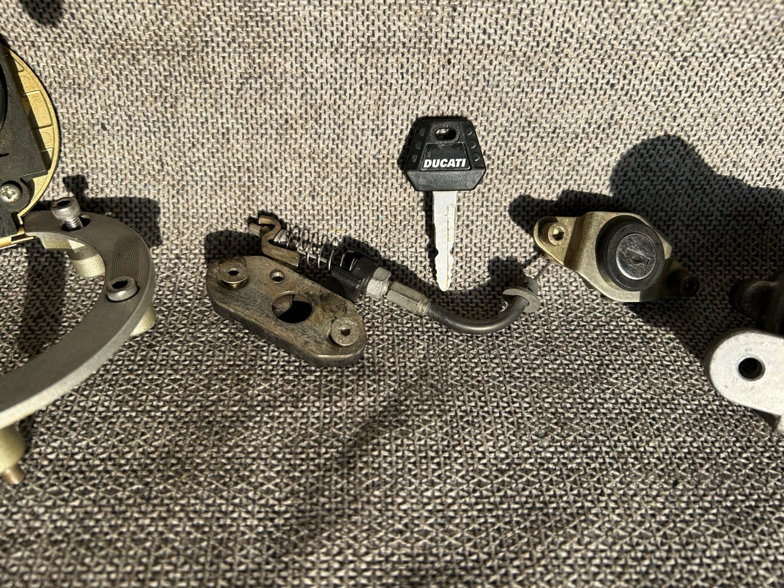 1998 98-01 Ducati M750 Monster 750 Ignition Switch Lock Set Fuel Gas Cap Key OEM