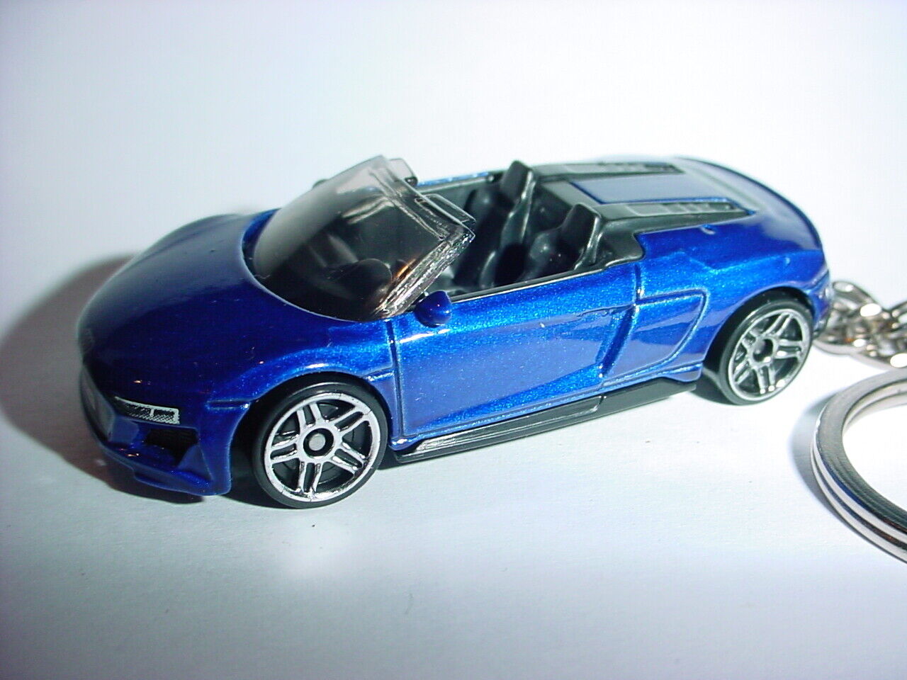 HOT 3D DEEP BLUE AUDI R8 SPYDER CUSTOM KEYCHAIN keyring key R 8 BLING hot wheels