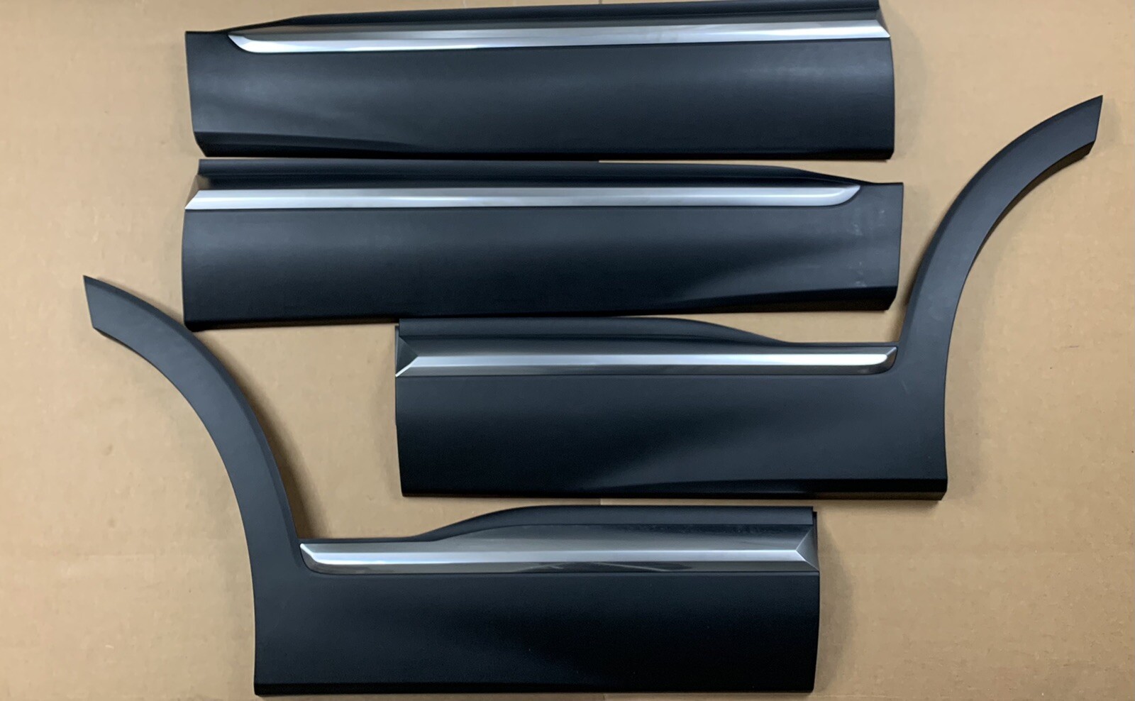 Genuine Door Lower Molding Chrome 2021-2022-2023 Santa Fe Set of 4 Parts NEW OEM