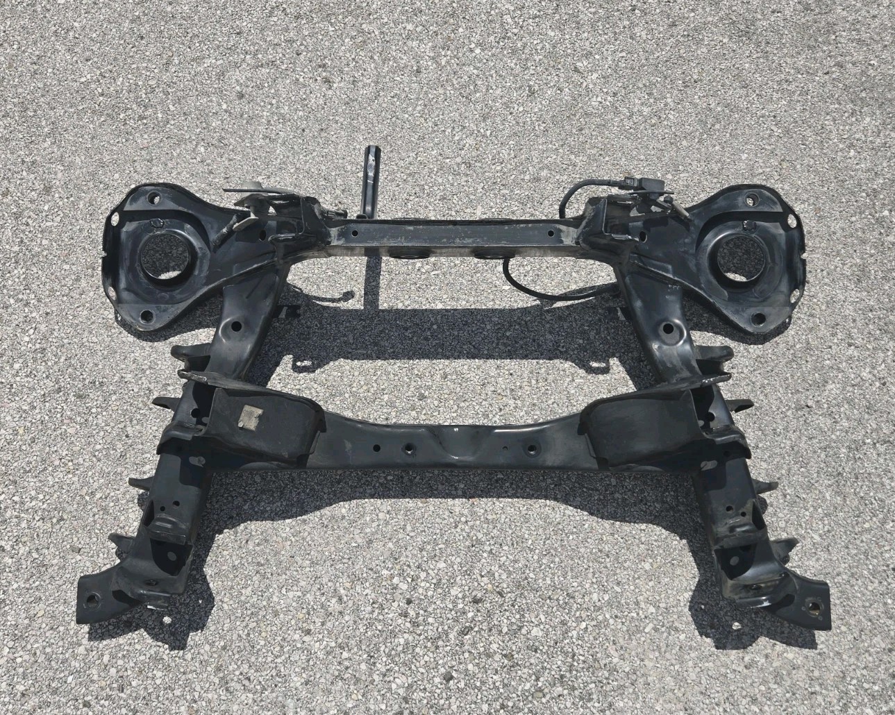 11-17 INFINITI QX56 QX80 ARMADA REAR SUSPENSION SUBFRAME CROSSMEMBER NO RUST