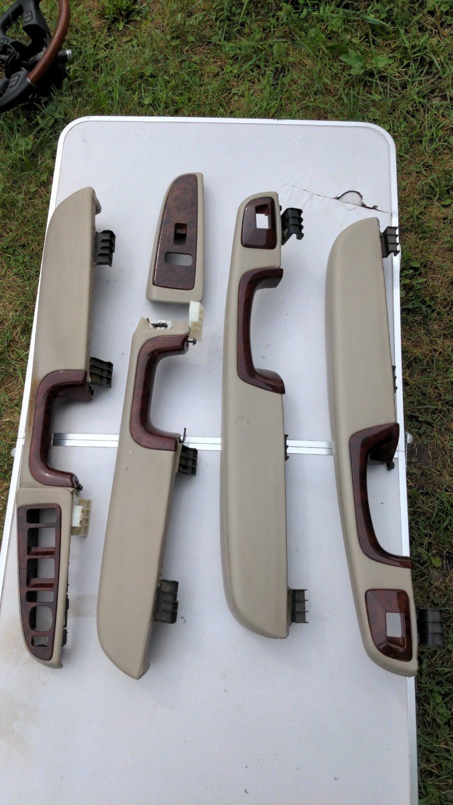 2003-2006 Cadillac Escalade Platinum Door Panel Arm Rest Set Oem