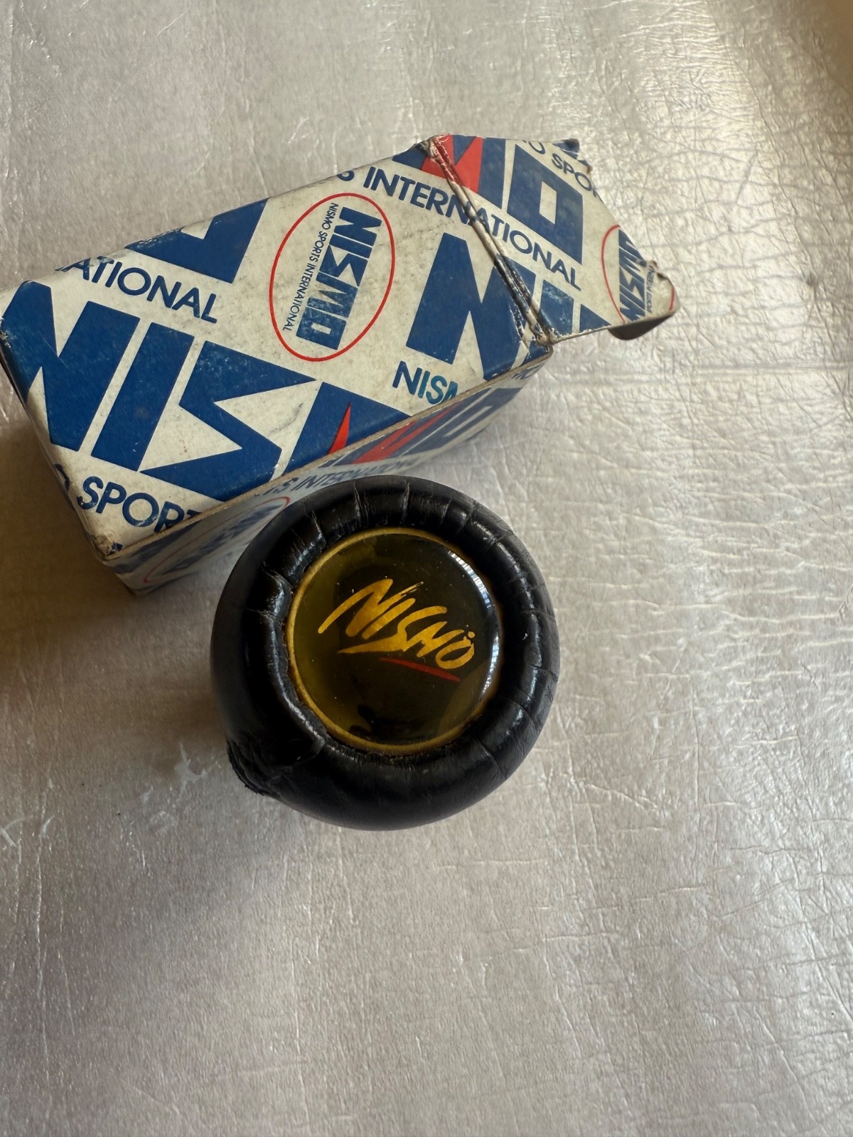NISMO OLD LOGO LEATHER SHIFT KNOB CURSIVE FOR SKYLINE GTR R32 R33 Silvia S13 S14