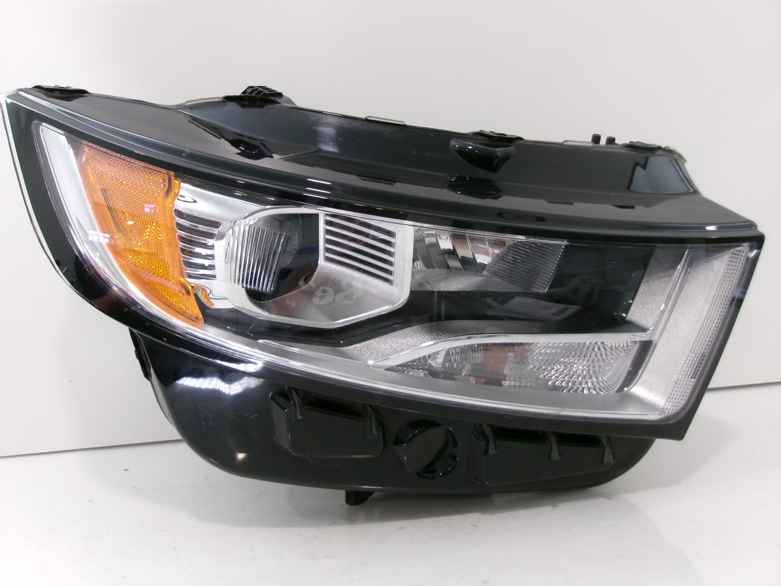 2015 2016 2017 2018 Ford Edge Passenger Right RH Halogen Headlight OEM