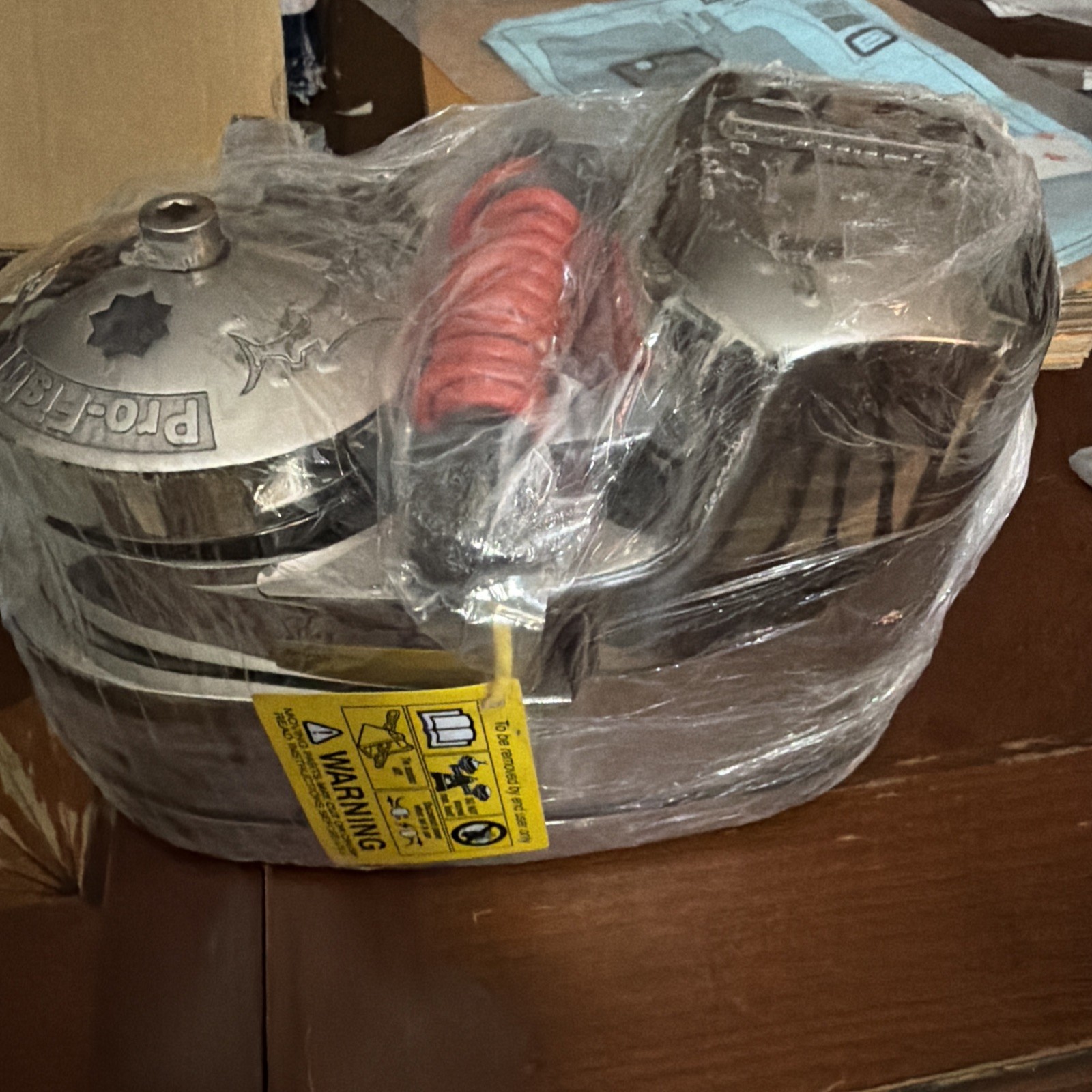 Lewmar Pro-Fish 700 12V Free Fall Anchor Windlass 6656211967 w/ Switch Breaker