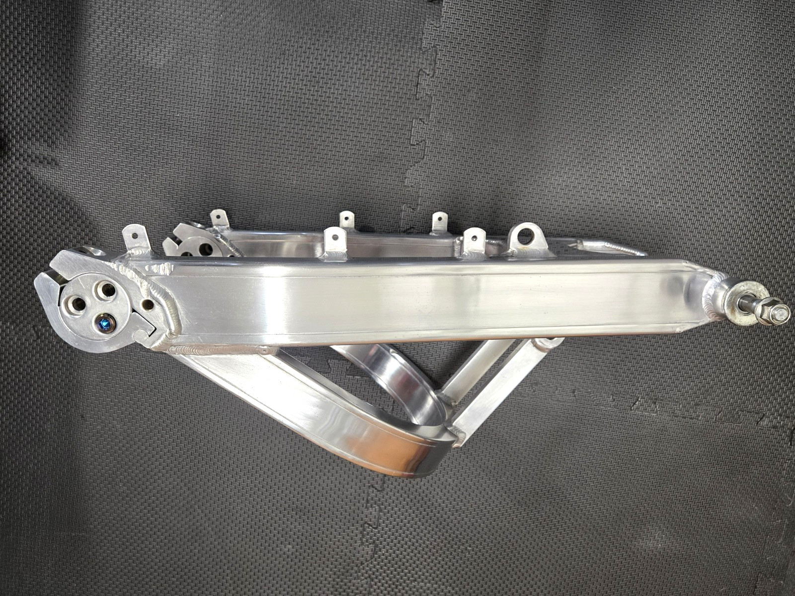 JMC Racing Braced Aluminum Swingarm 1987–1988 Honda CBR1000F Hurricane  Polished