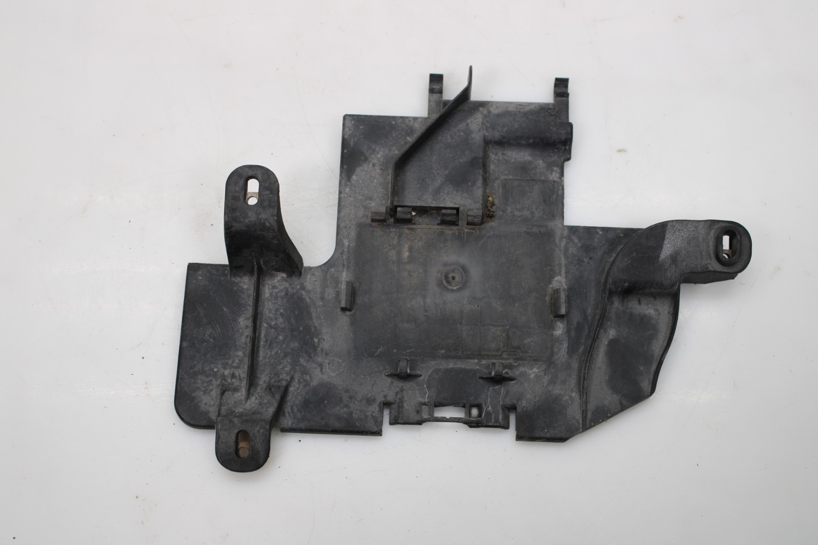 1999-2006 AUDI TT QUATTRO - Battery Cover 8n0937557 1999-2006 AUDI TT QUATTRO - Battery Cover 8n0937557