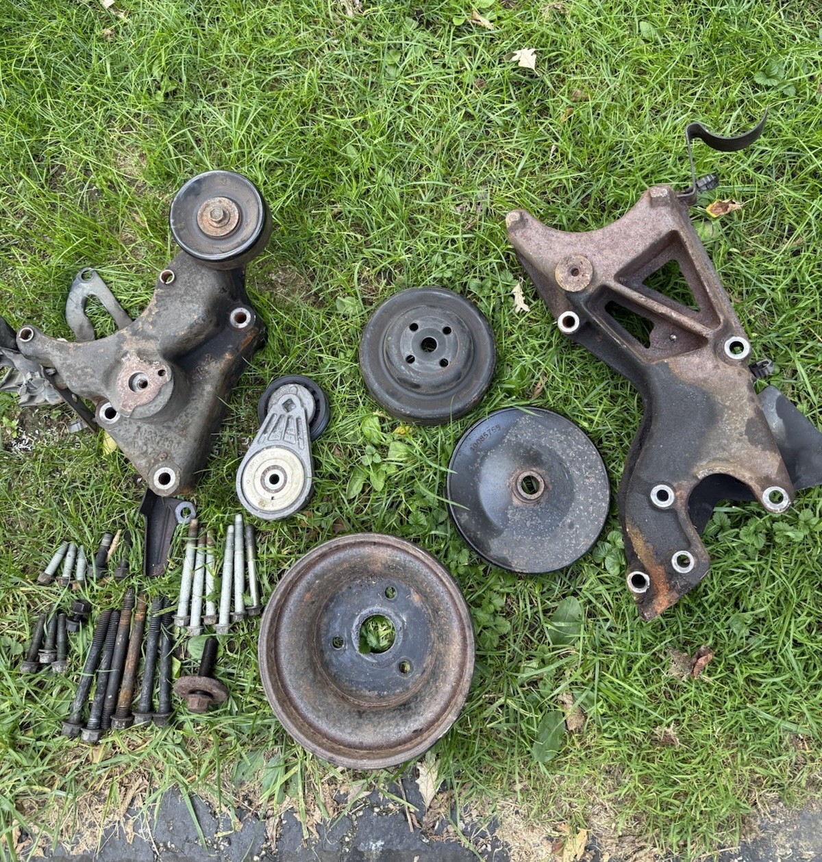 96-00 Chevy GMC 454 7.4L Engine Alternator Brackets Serpentine Pulleys