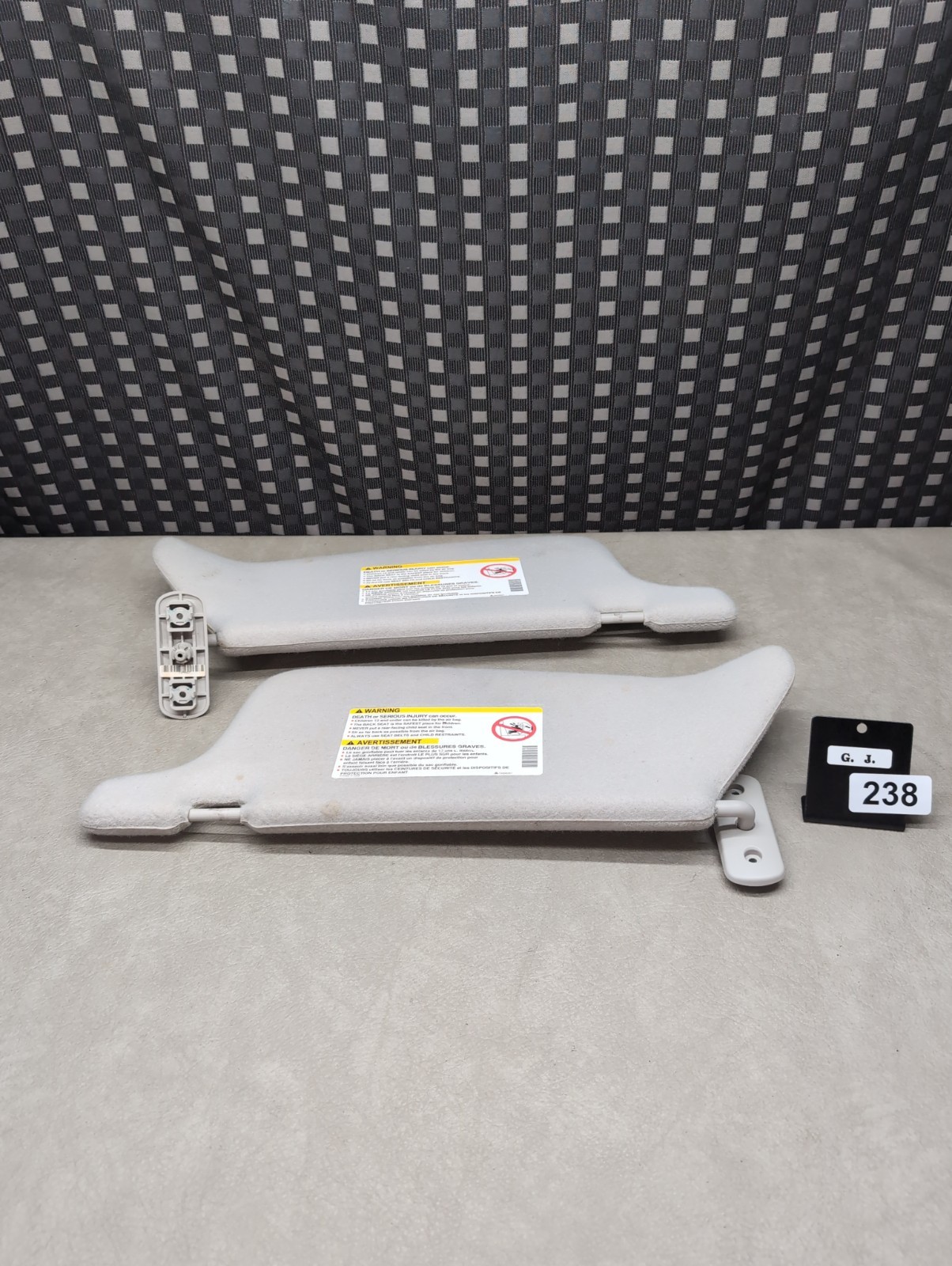 2004-2012 Chevrolet Colorado Left Right Sun Visor Sunvisor Pair Gray OEM