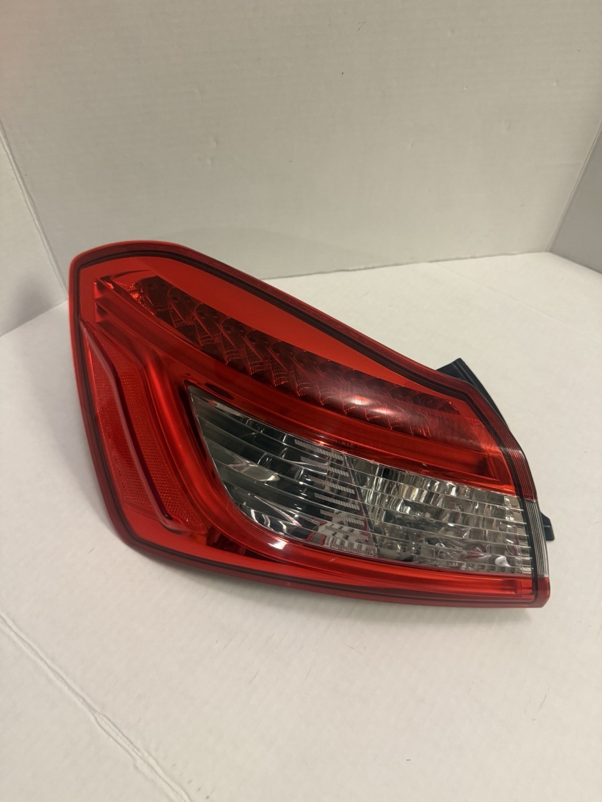 ✅ 2014-2018 Maserati Ghibli OEM Left Driver Outer LED Tail Light 06700084820