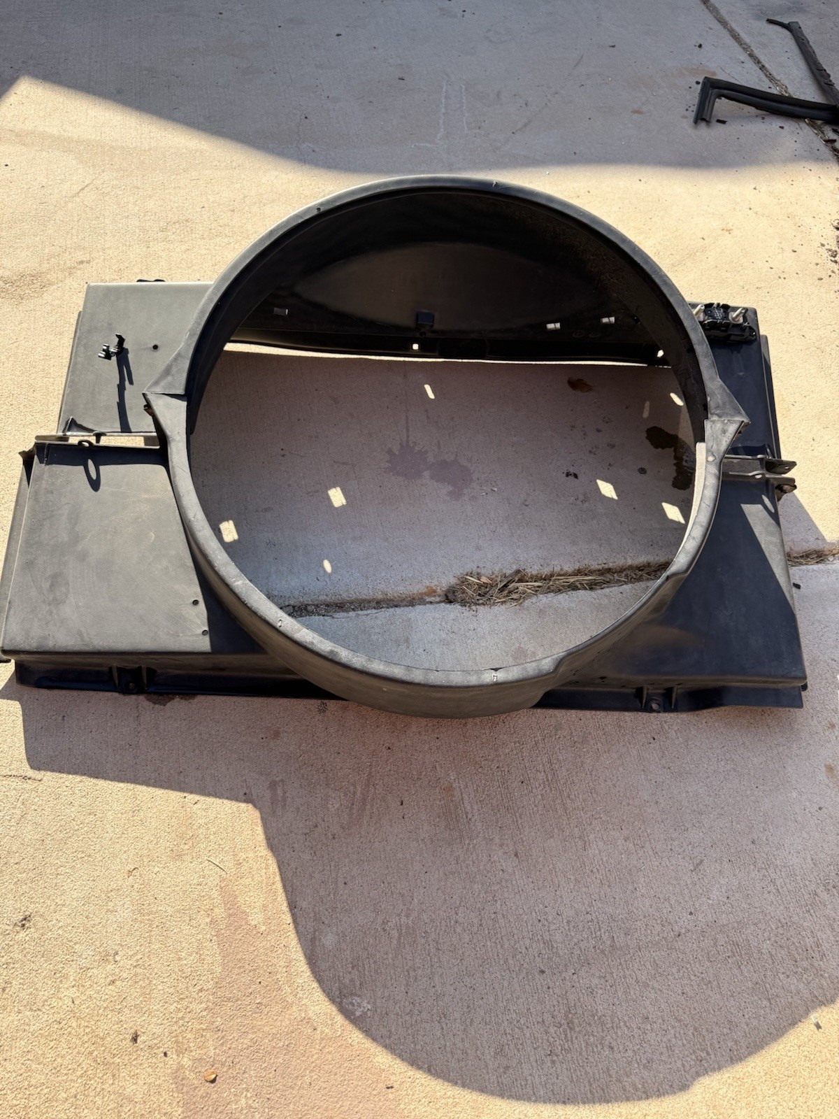 Fan Shroud Set For 1988-98 Chevrolet C1500 Upper and Lower 5.0L/5.7L 28x17 Core Fan Shroud Set For 1988-98 Chevrolet C1500 Upper and Lower 5.0L/5.7L 28x17 Core