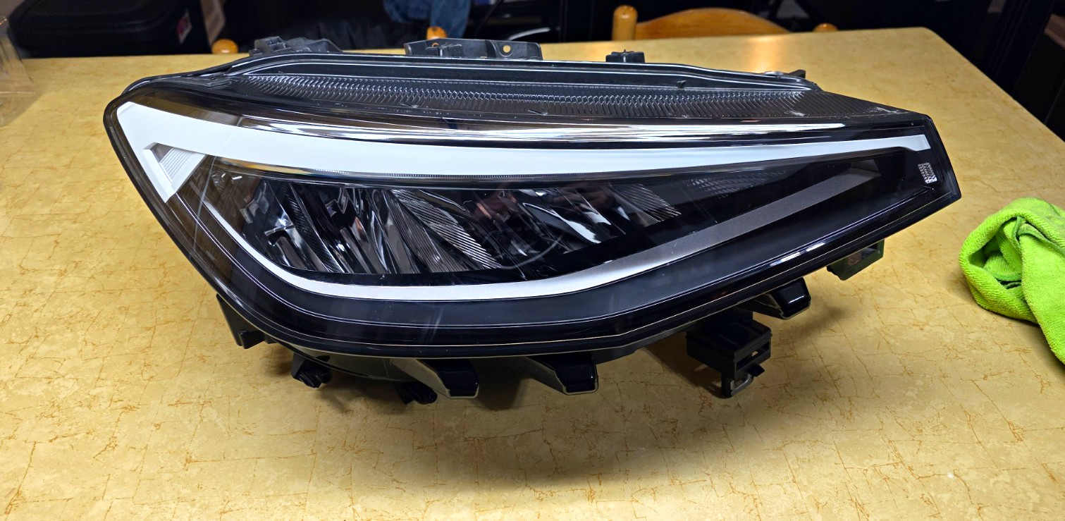 OEM Front Right Passenger LED Headlight 2023-2024 VW ID.4 11K941006 — UNTESTED