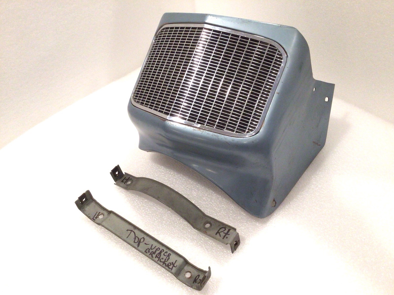 1957 1958 CADILLAC ELDORADO BIARRITZ FRONT FLOOR SPEAKER COMPLETE SEVILLE OEM 1957 1958 CADILLAC ELDORADO BIARRITZ FRONT FLOOR SPEAKER COMPLETE SEVILLE OEM