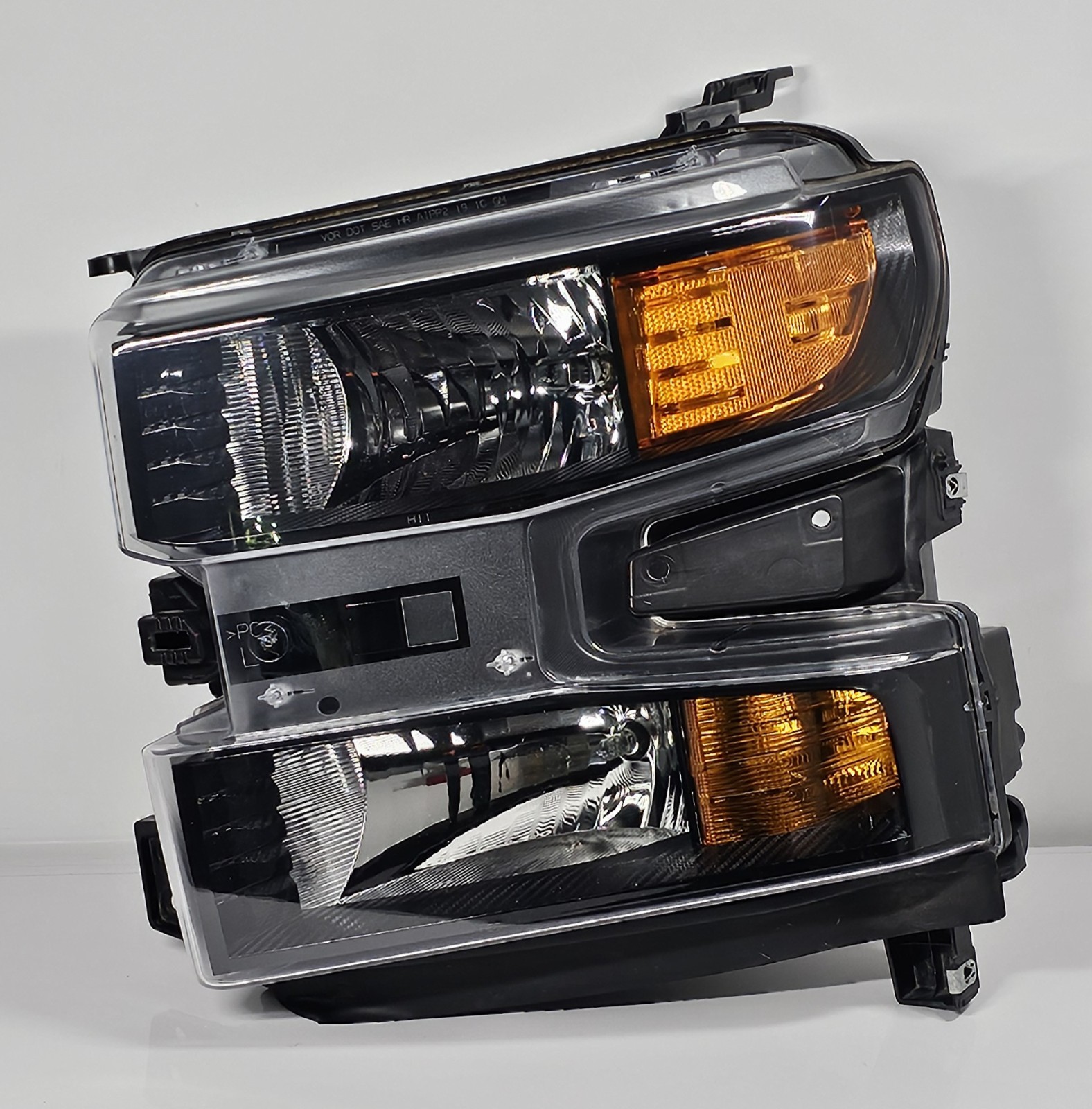 COMPLETE 2019-2022 Chevrolet Silverado 1500 Driver Left Headlight OEM 84621848 COMPLETE 2019-2022 Chevrolet Silverado 1500 Driver Left Headlight OEM 84621848
