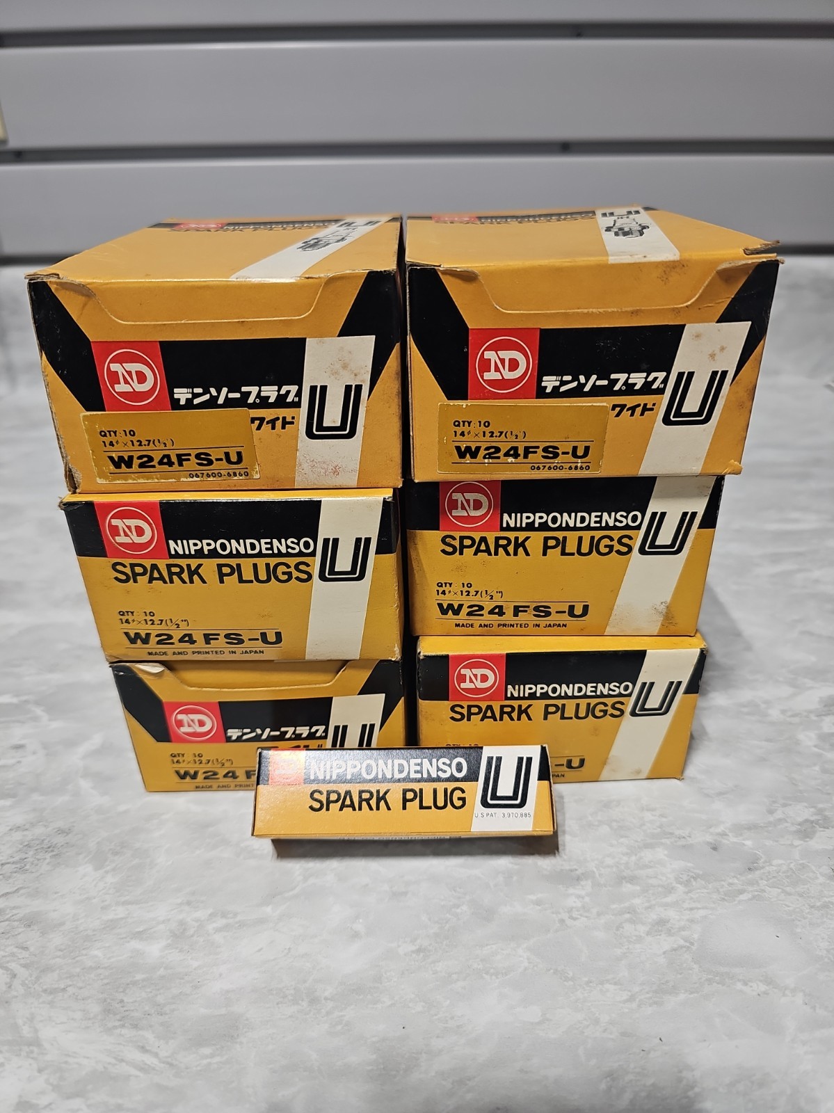 Quantity 60 New Old Stock Nippondenso W24 FS-U Spark Plugs 