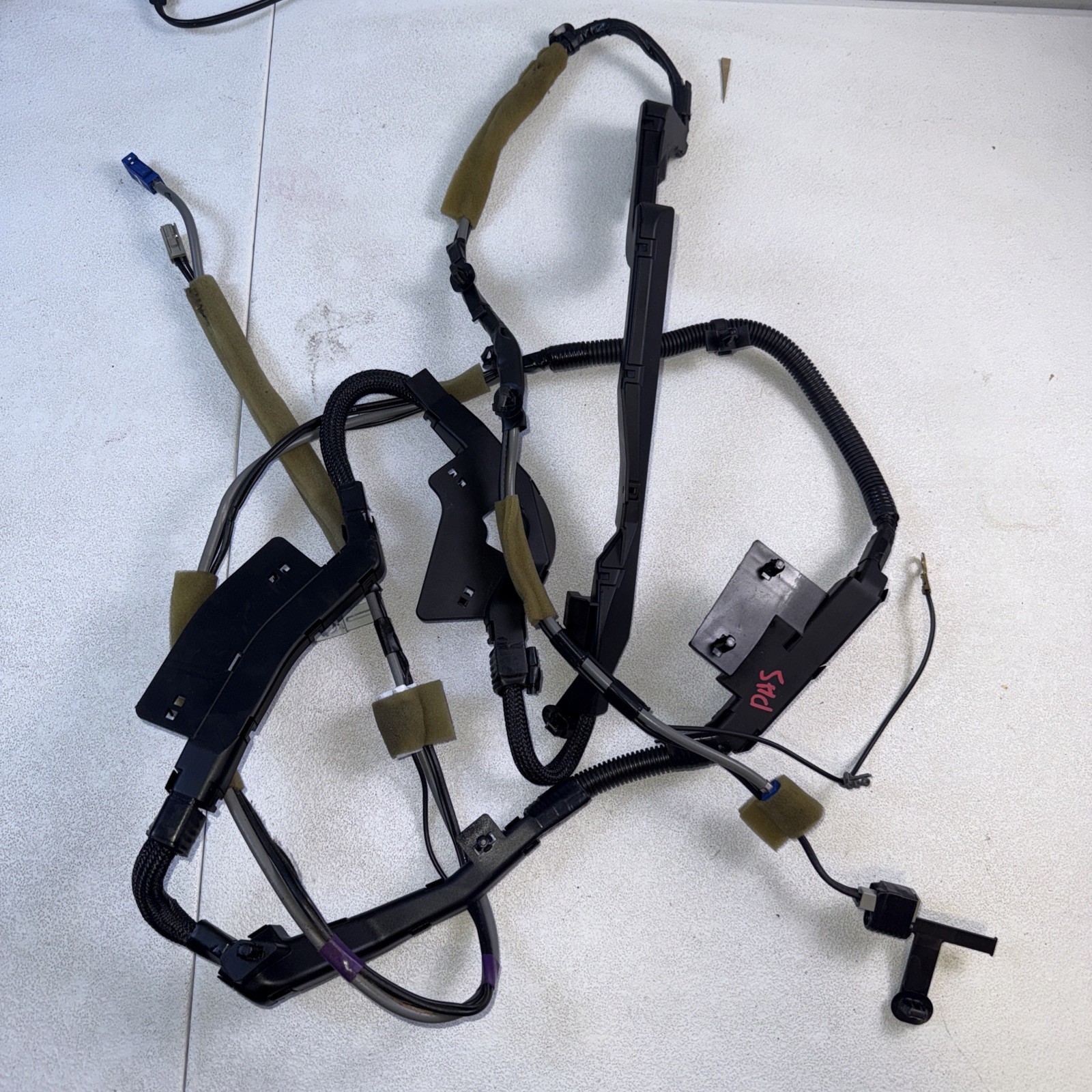 2009-15 Infiniti G37 Convertible Trunk Flap Wiring Harness Right Side OEM