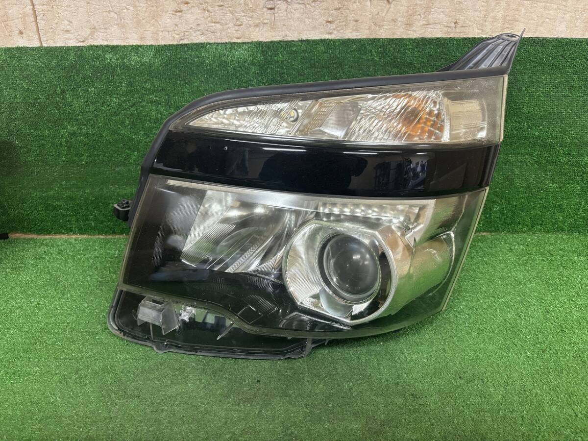 JDM TOYOTA Noah Voxy ZRR70 ZRR75 HID Headlight Left LH KOITO 28-225