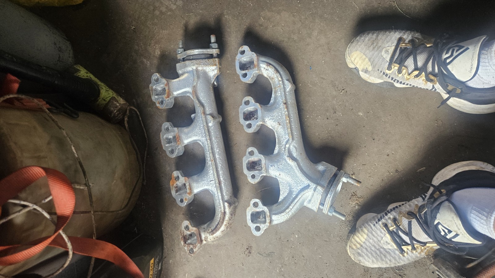 Exhaust Manifolds Cast Iron Natural Ford 260 289 302 302 Boss Pair Exhaust Manifolds Cast Iron Natural Ford 260 289 302 302 Boss Pair