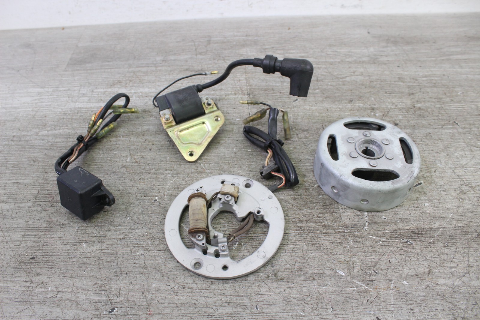 1982 YAMAHA MX100 Stator  Magneto Mag Flywheel CDI Ignition Coil 3M2-85500-90-00