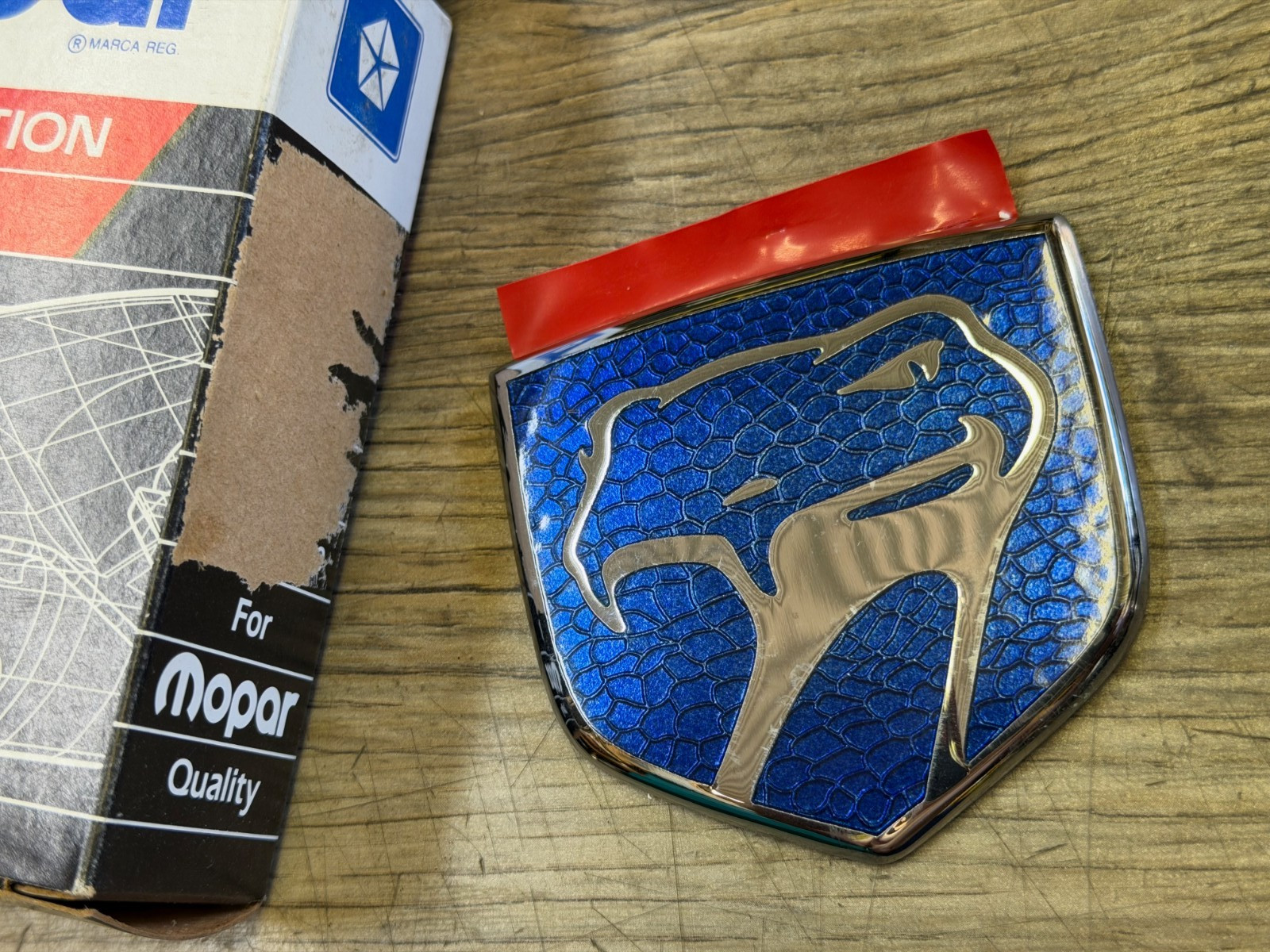1996 DODGE VIPER GTS NOS MOPAR BLUE FRONT EMBLEM 0PF00S3B