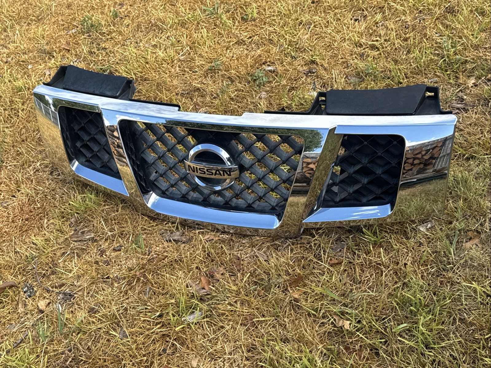 2008-2015 NISSAN ARMADA FRONT UPPER CHROME GRILL WITH