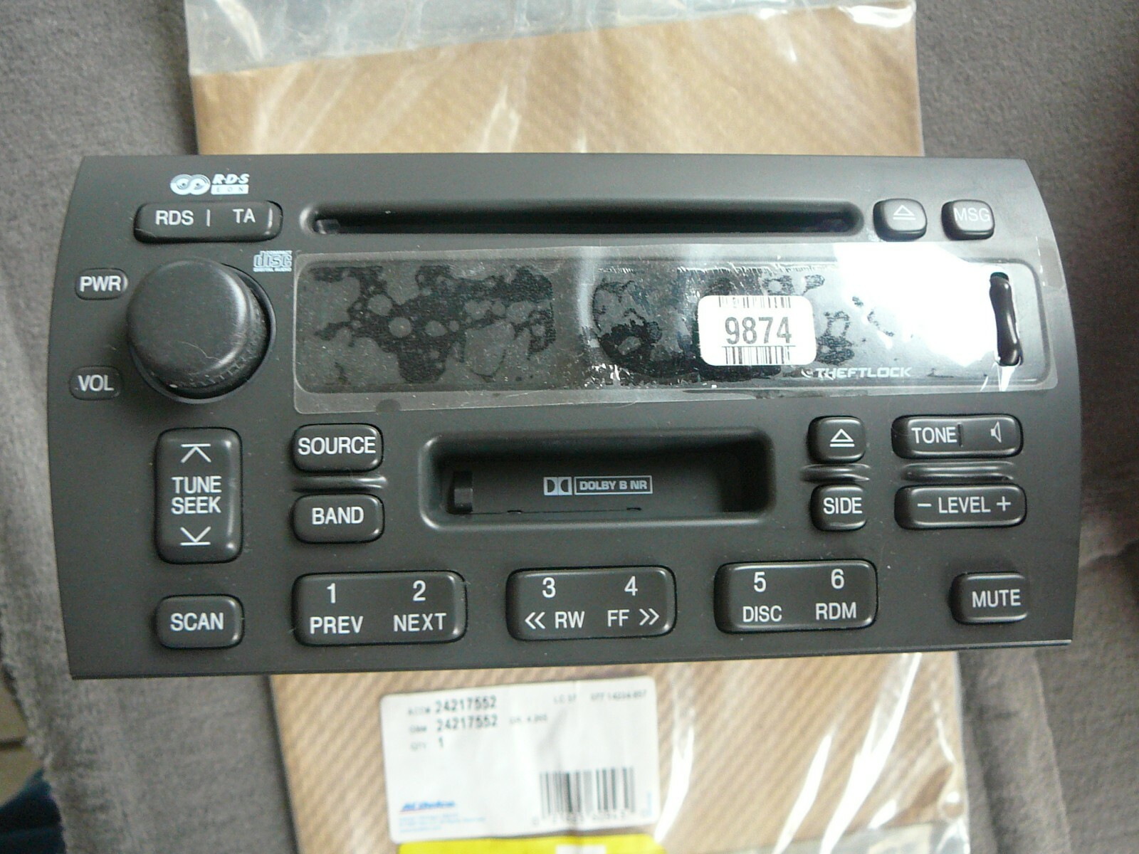 2002 CADILLAC DEVILLE OEM NOS AM/FM/CD/CASSETTE  25751876 ; 25739874