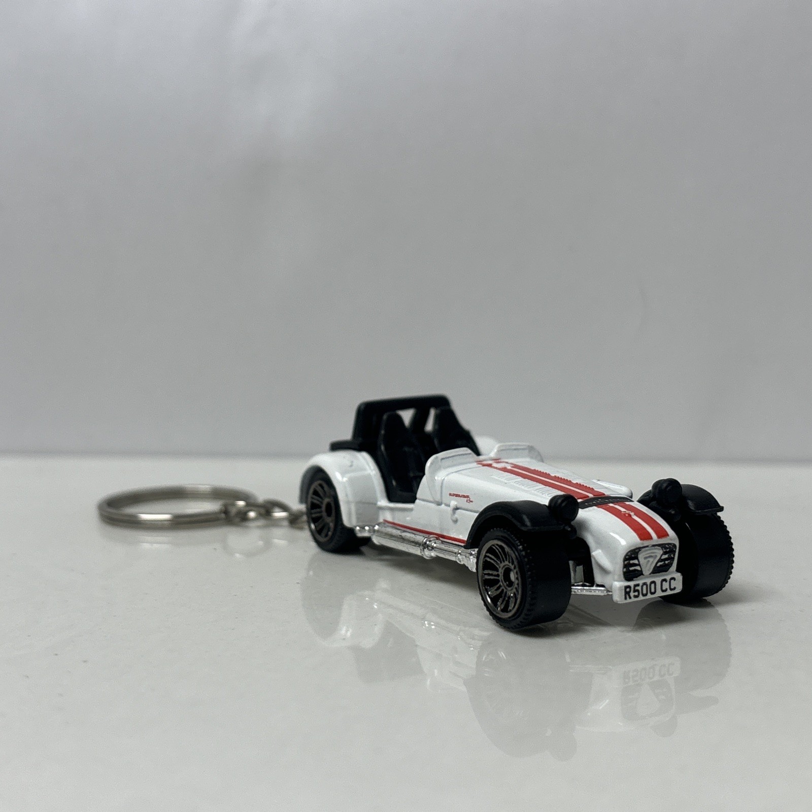 RARE KEY CHAIN WHITE CATERHAM SUPERLIGHT R500 CUSTOM LIMITED EDITION 2009-2014