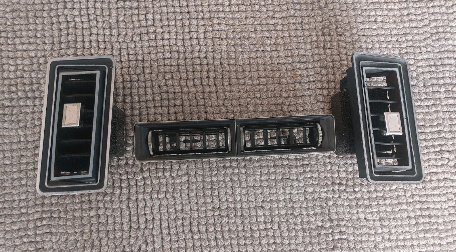 1970 1971 1972 Oldsmobile Cutlass 442 Dashboard AC Vents Center Vent With AC GM 1970 1971 1972 Oldsmobile Cutlass 442 Dashboard AC Vents Center Vent With AC GM