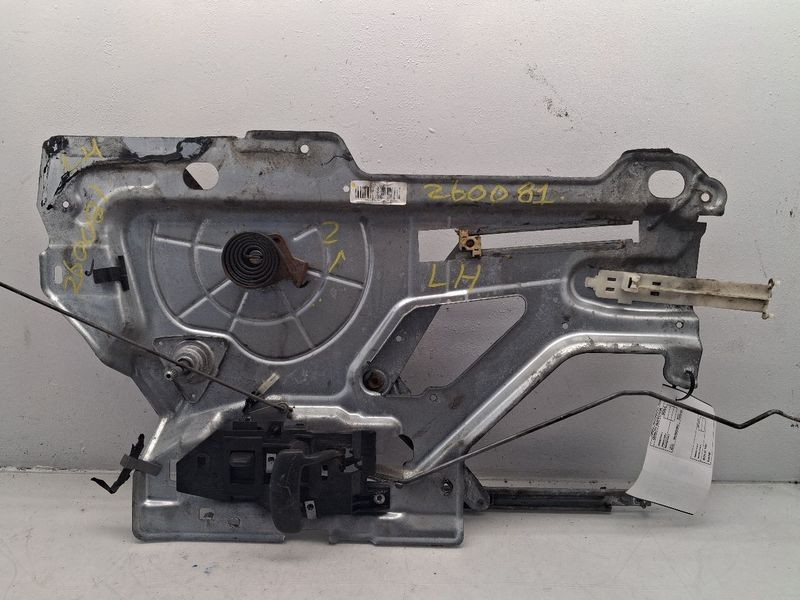 2003-2007 Chevy Express 1500 Van Driver Front Manual Windows Window Regulator