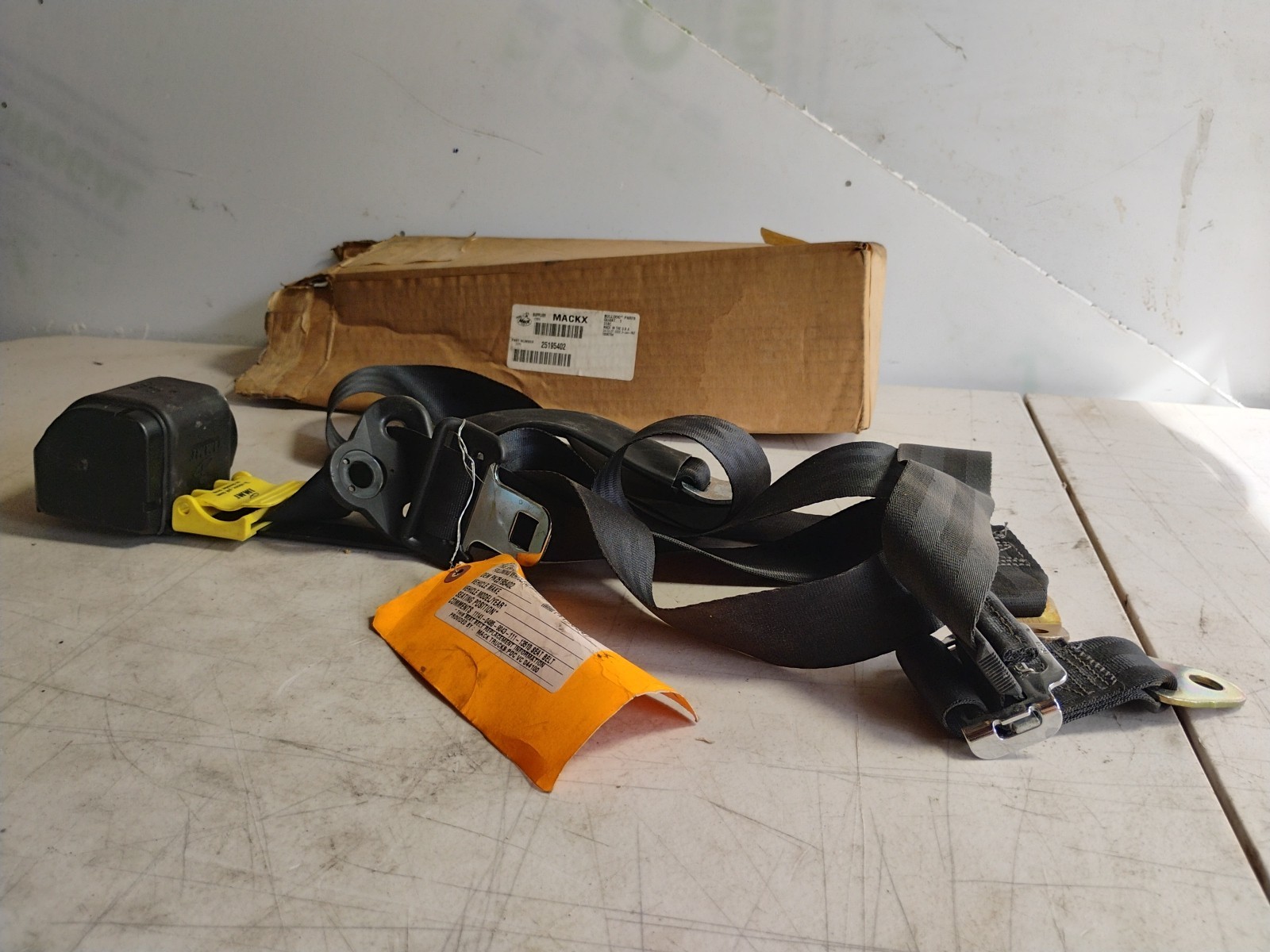 OEM Mack Truck Safety Belt Kit 25195402 New Old Stock OEM Mack Truck Safety Belt Kit 25195402 New Old Stock