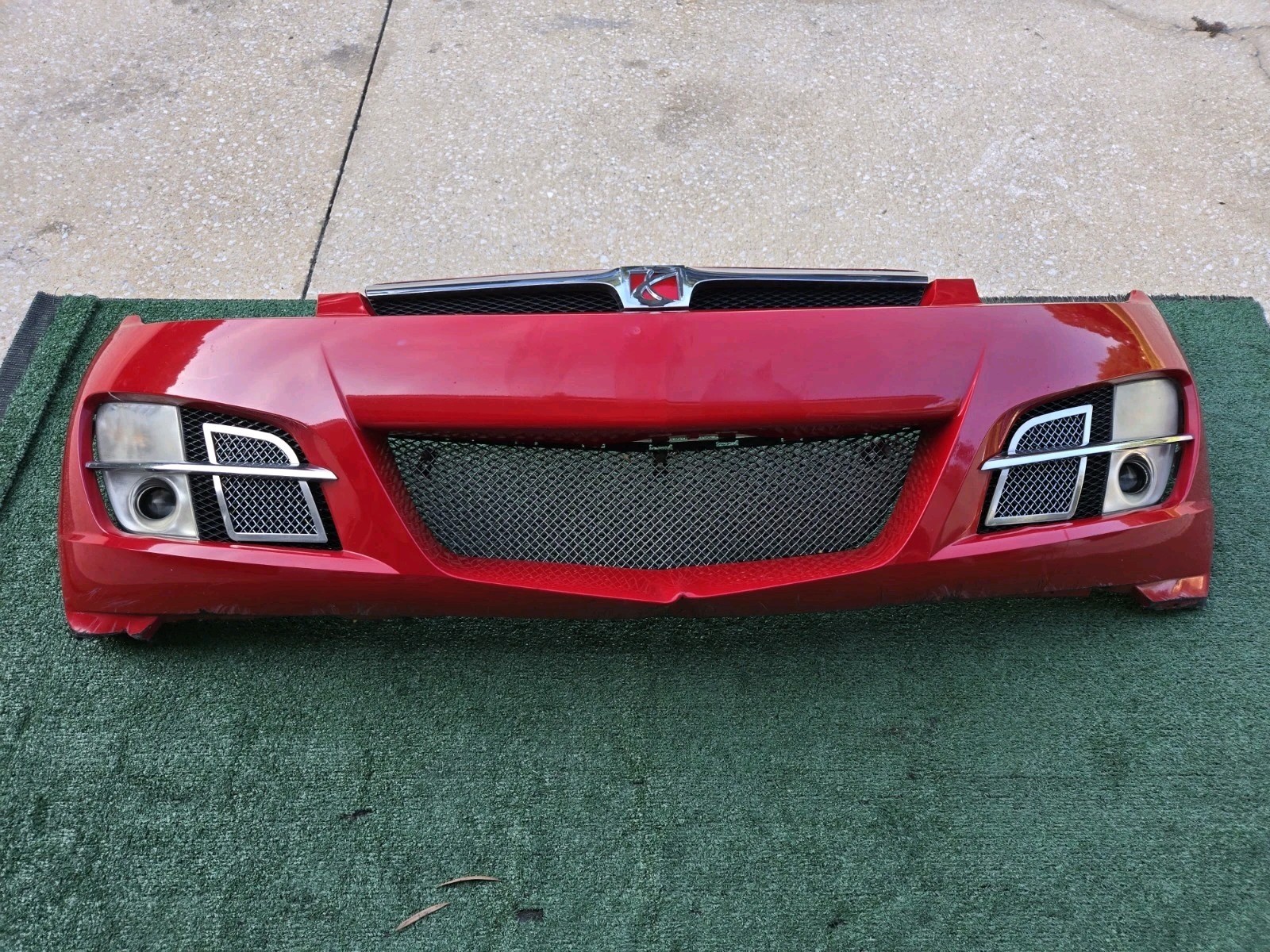 07-10 SATURN SKY FRONT BUMPER COVER PANEL W FOG LIGHTS OEM GRILLE BOTTOM DAMAGE 