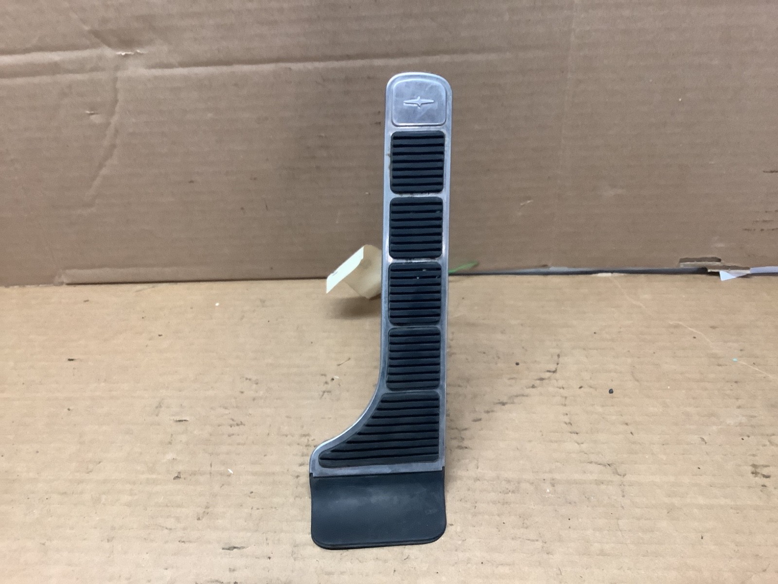 1961-62 Pontiac OEM GM Gas Fuel Pedal with Stainless Molding & Rod 538565 oem