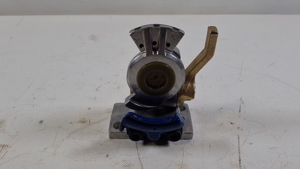 Phillips - 12-336 Blue Surface Gladhand Blue service air brake shut-off gladhan Phillips - 12-336 Blue Surface Gladhand Blue service air brake shut-off gladhan