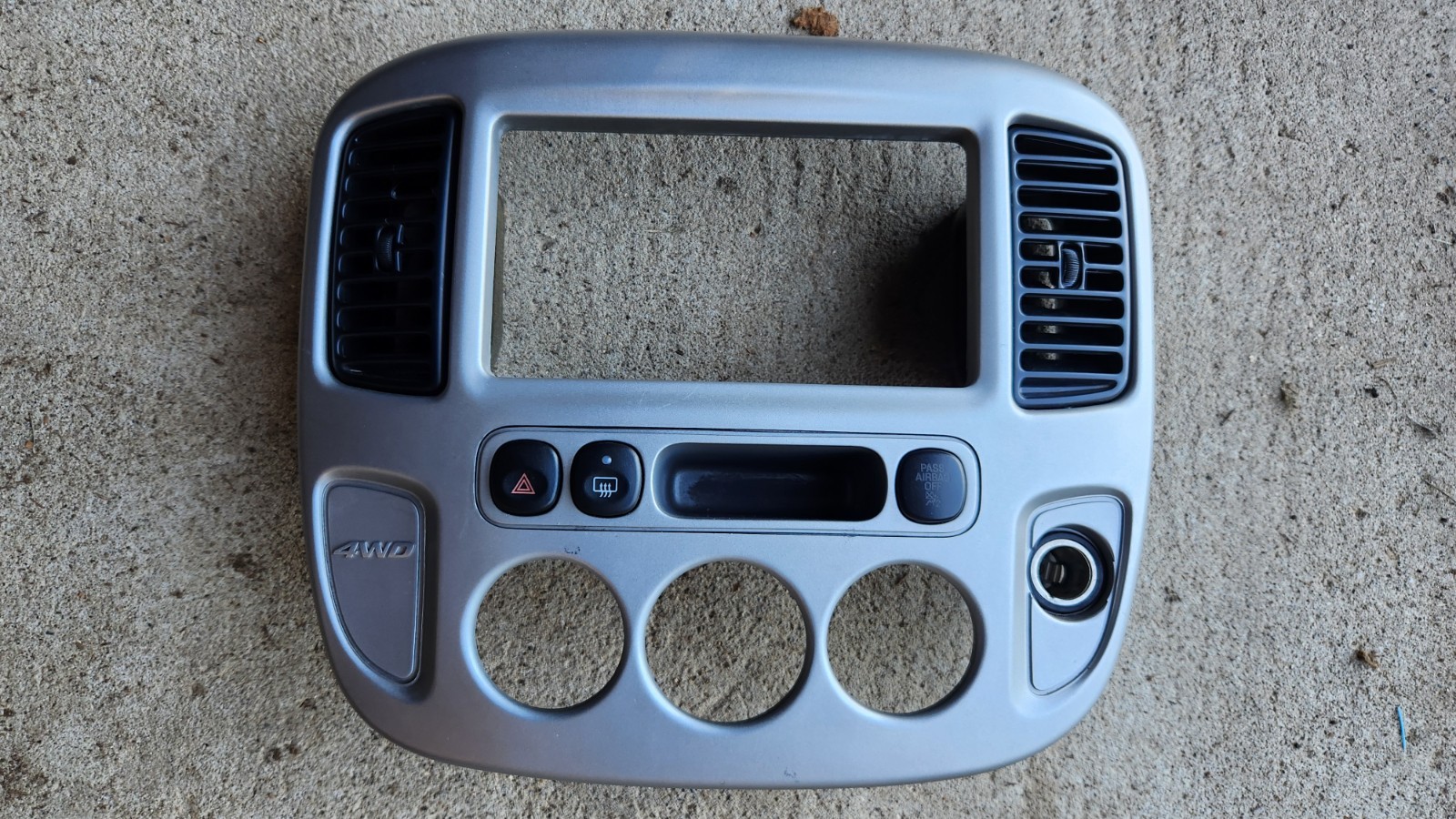 2001-2007 Ford Escape Center Dash Trim Radio Climate Control Bezel Silver OEM