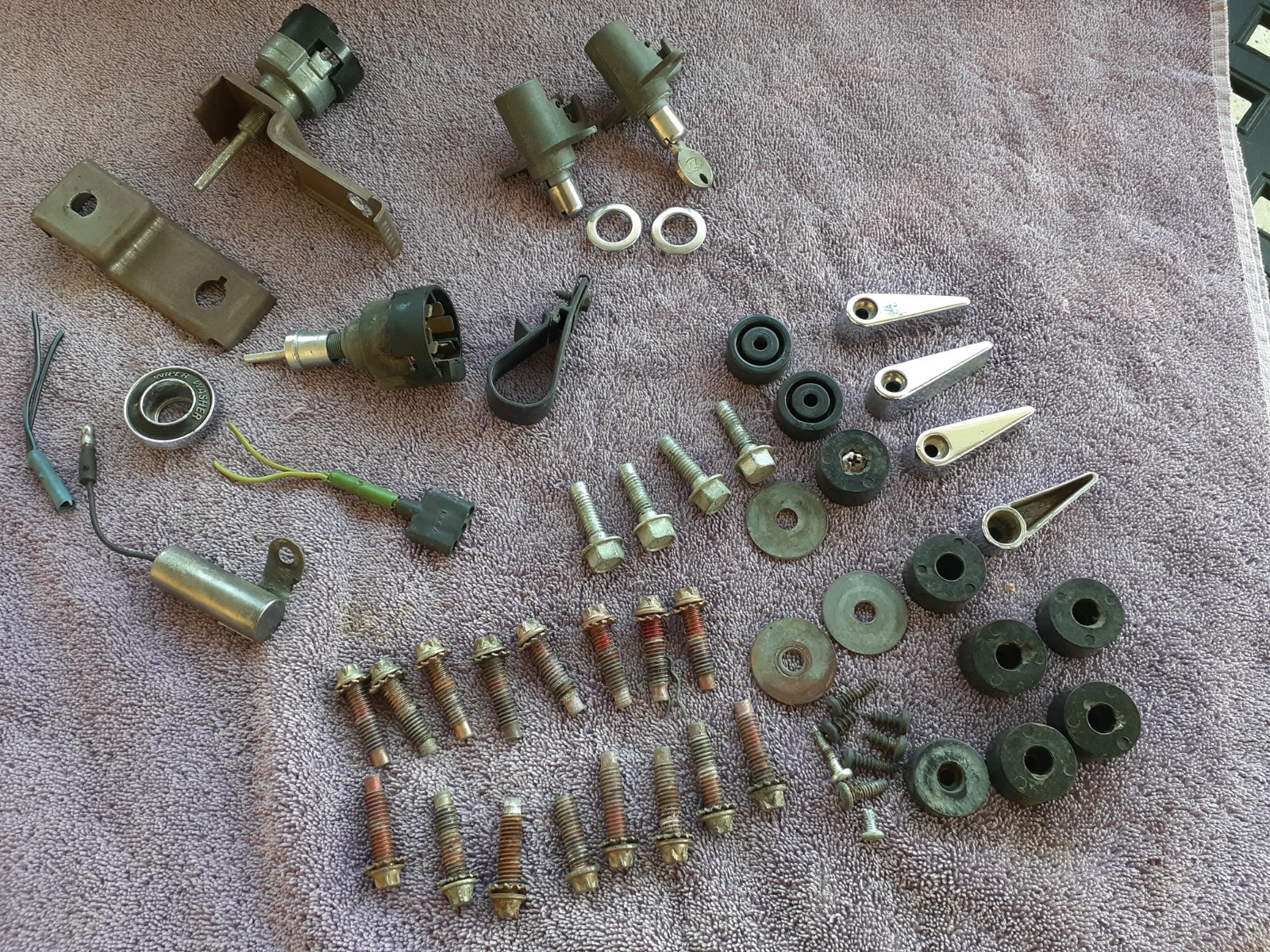 1970 1971 Ford Torino Miscellaneous Parts/Hardware Seat Wiper Radio Suppressor