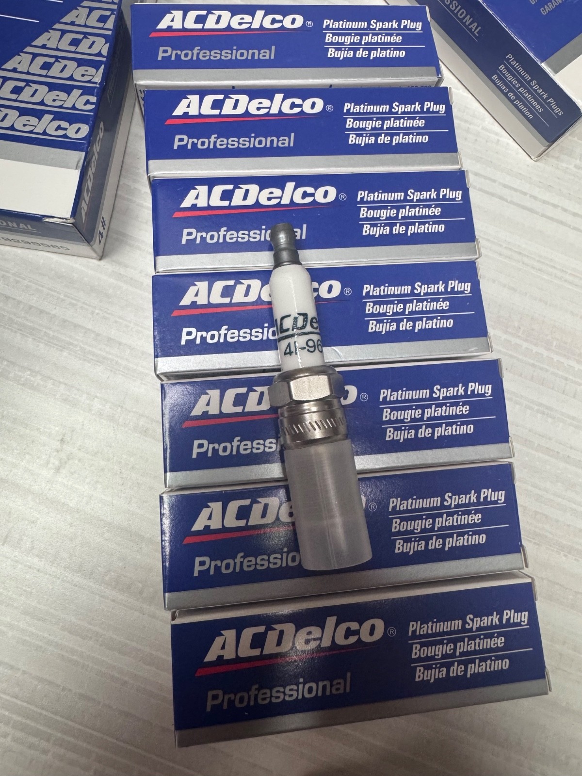 AC Delco 41-962 Platinum Ignition Spark Plug Set of 8 for Chevy GMC Buick New