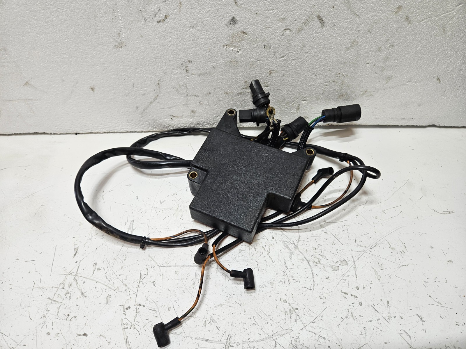 Johnson Evinrude CDI Power Pack OEM 0583865 583865 Freshwater