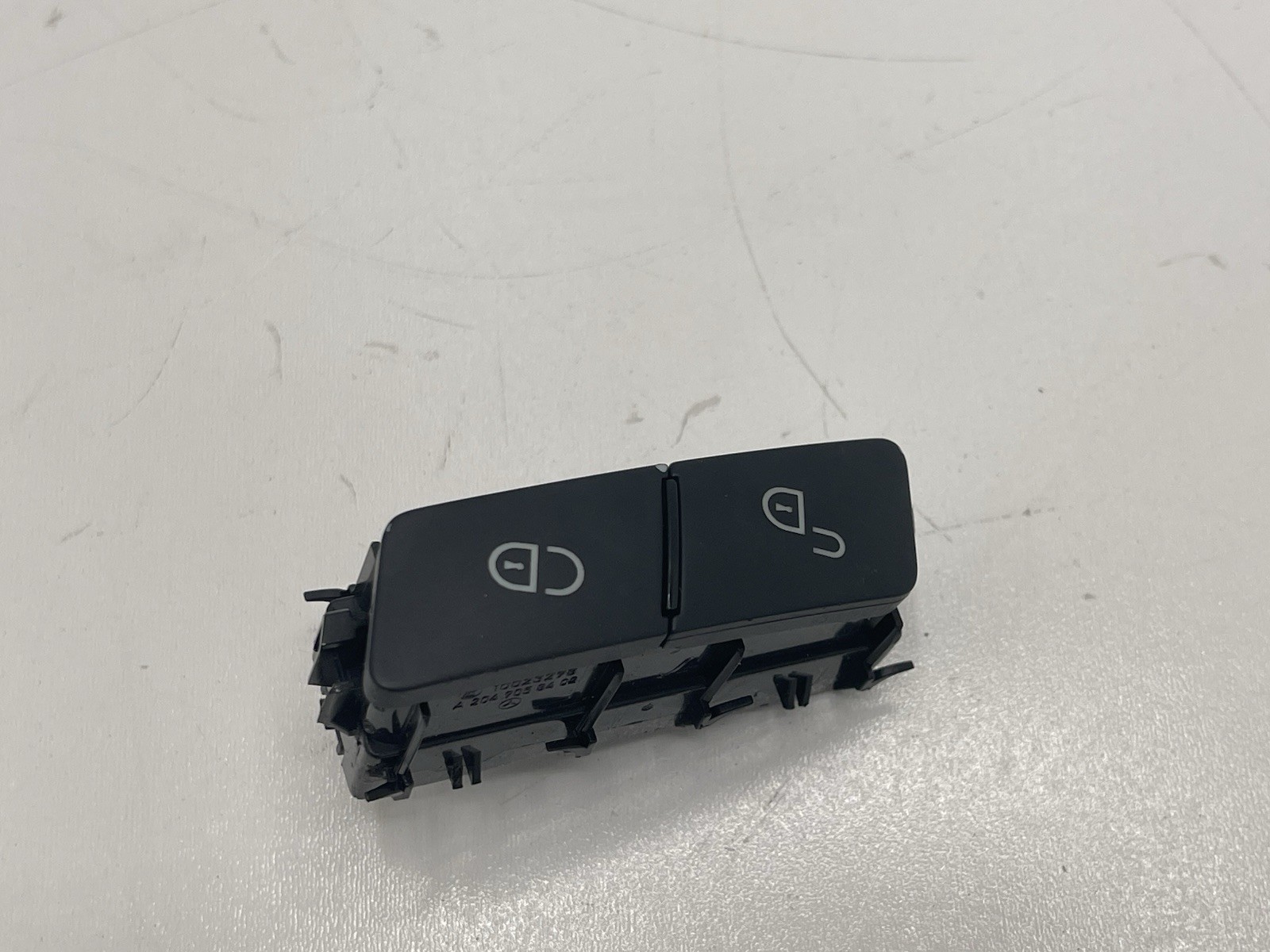 08-14 Mercedes Benz E350 C300 Left Front Door Lock Unlock Switch OEM A2049058402 08-14 Mercedes Benz E350 C300 Left Front Door Lock Unlock Switch OEM A2049058402