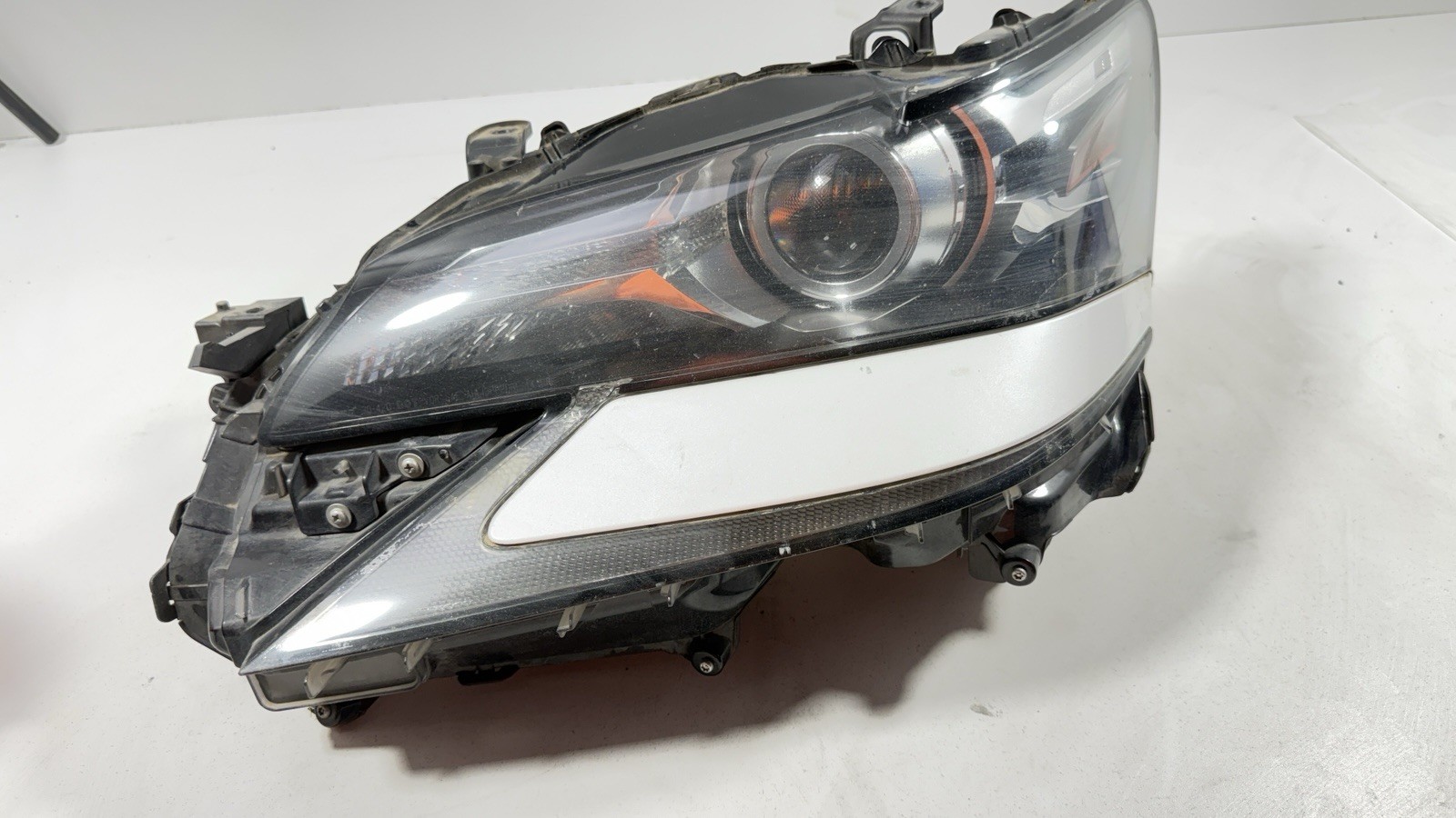 Nice 2016-2020 Lexus GS350 GS450h LH Left Driver Headlight Single Beam LED OEM
