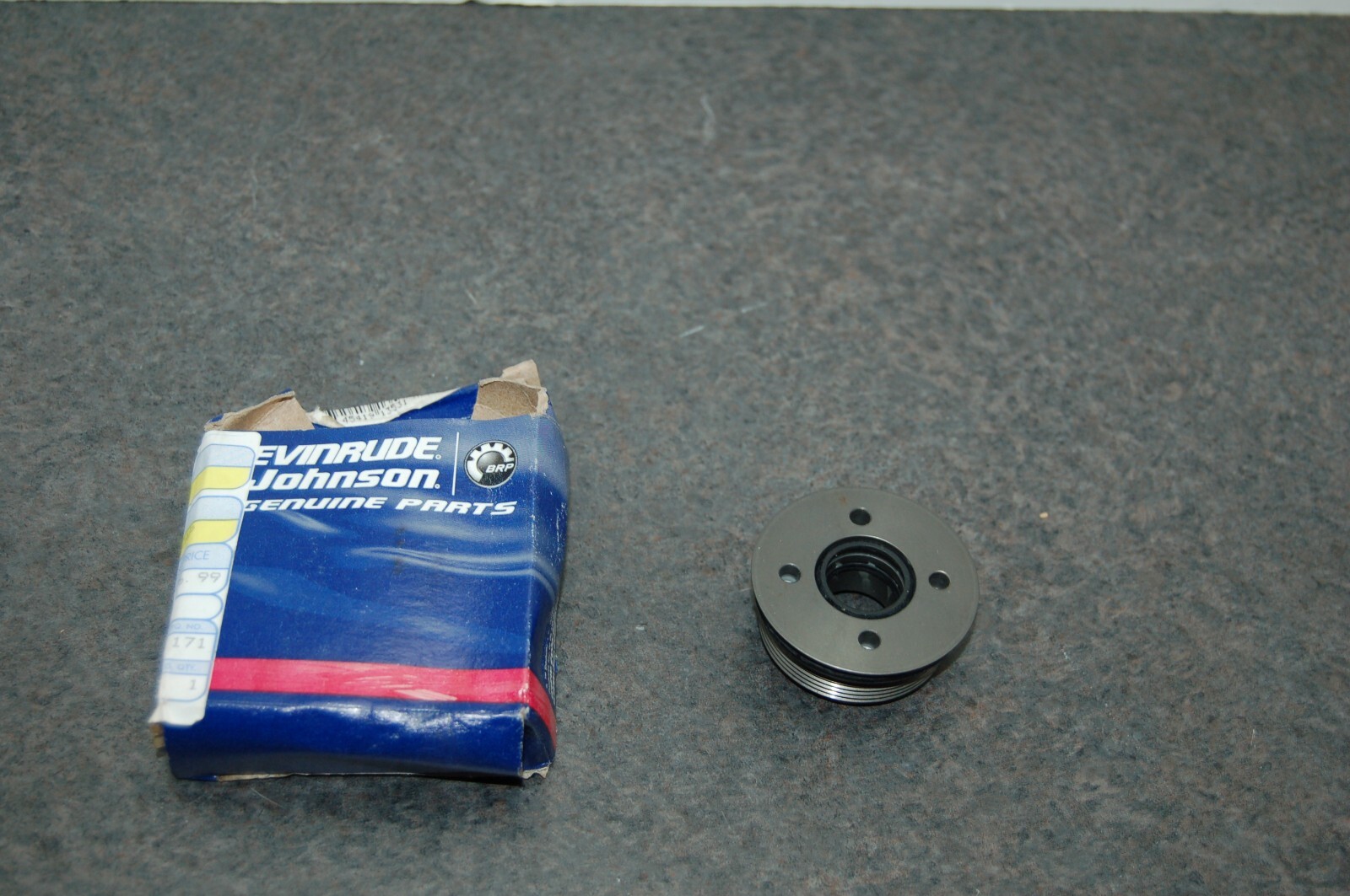 NEW GENUINE Johnson Evinrude 435345 Trim Cylinder End Cap Seal Kit 40-300HP OEM NEW GENUINE Johnson Evinrude 435345 Trim Cylinder End Cap Seal Kit 40-300HP OEM