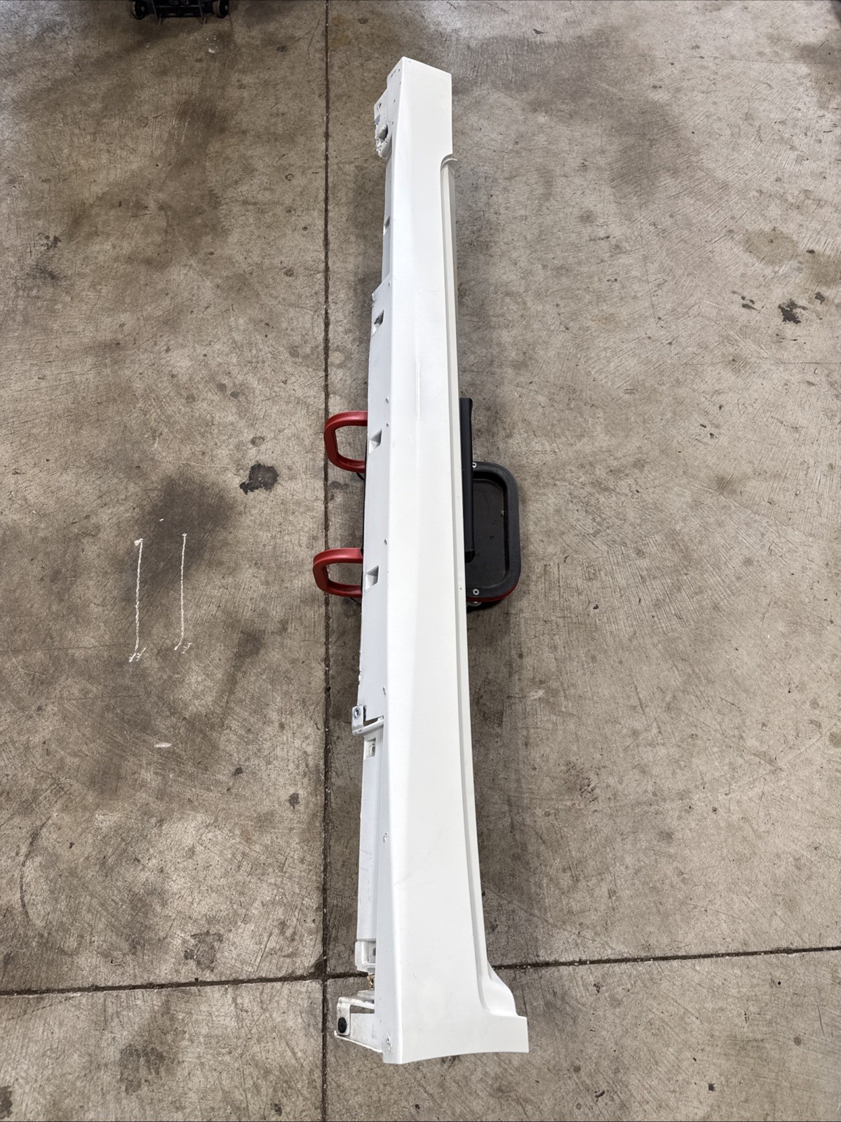 Q50 INFINITI 2014-2024 LEFT DRIVER SIDE SKIRT ROCKER PANEL TRIM WHITE - QAB OEM