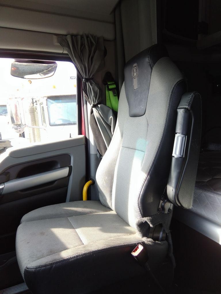 Replaces 2021 KENWORTH T680 FRONT SEAT , MD Replaces 2021 KENWORTH T680 FRONT SEAT , MD