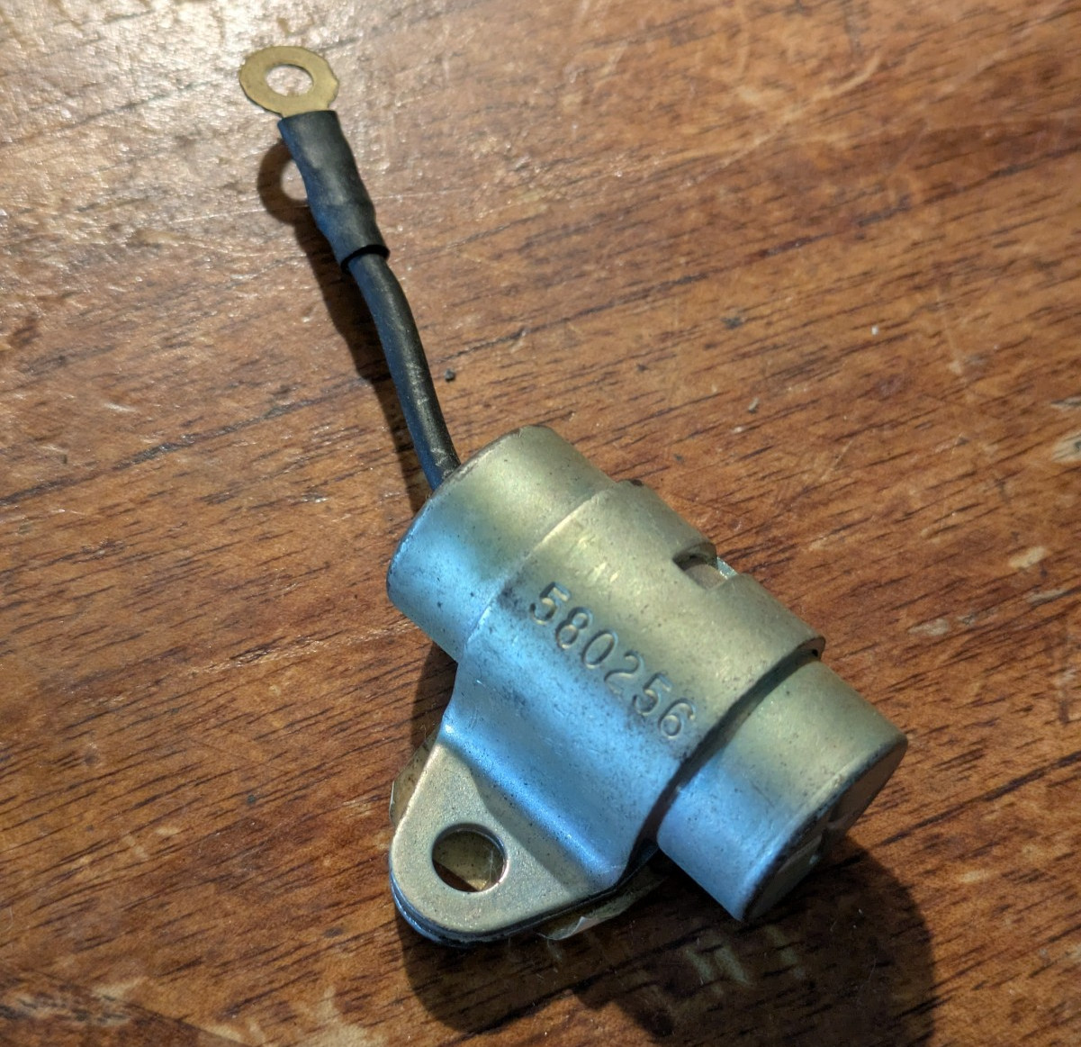 NEW OEM NOS OMC Johnson Evinrude CONDENSER 580256 0580256 NEW OEM NOS OMC Johnson Evinrude CONDENSER 580256 0580256