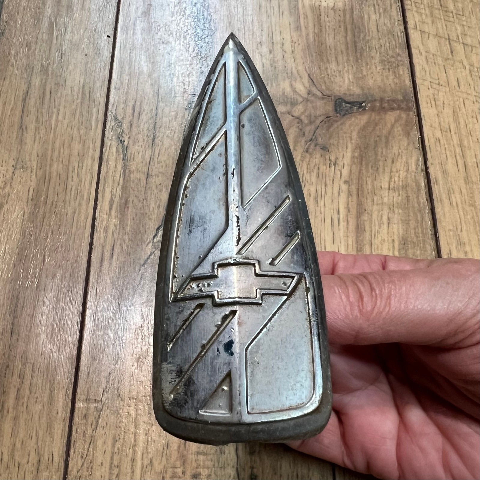 Vintage 1940 Chevrolet Hood Nose Emblem Badge GM OEM Bowtie Art Deco #3653871
