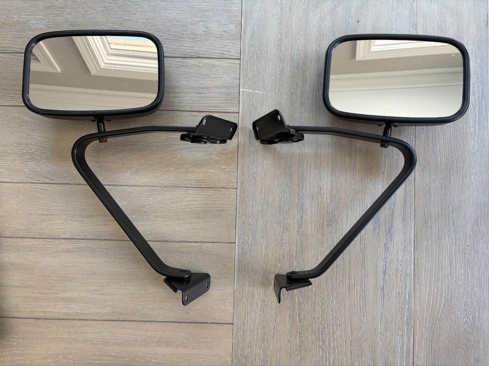 Side Mirrors Off 1974 International Scout II
