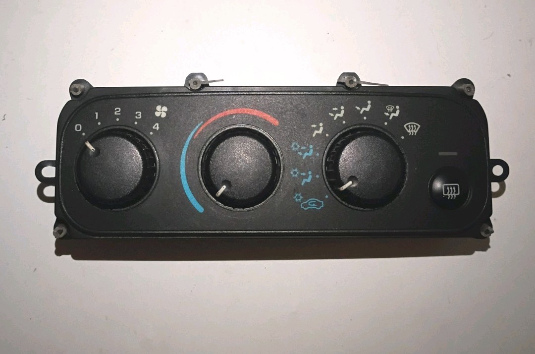 04596277AB✅ 01 CHRYSLER SEBRING AC HEATER / TEMPERATURE CONTROL A0166