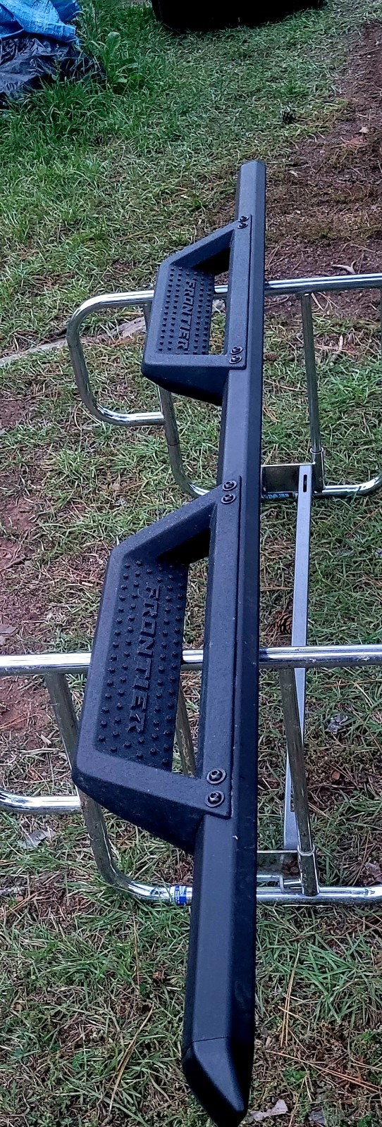 2022-2026 NISSAN FRONTIER LEFT DRIVER SIDE RUNNING BOARD NERF BAR STEP PAD 2022-2026 NISSAN FRONTIER LEFT DRIVER SIDE RUNNING BOARD NERF BAR STEP PAD
