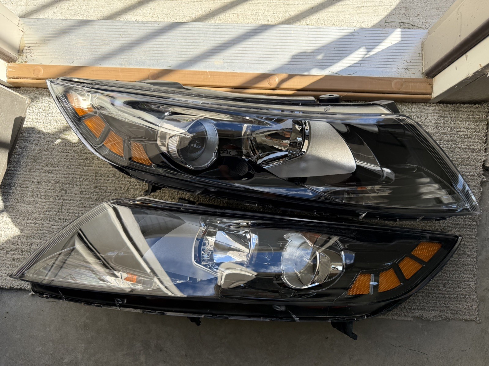 Halogen Factory Style Headlights for Kia Optima WITH Morimoto Elite HID Kit