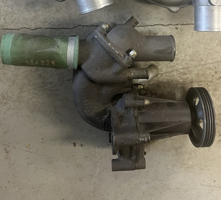 Ferrari F40 Engine Water Pump Complete Assembly 134086 Ferrari F40 Engine Water Pump Complete Assembly 134086